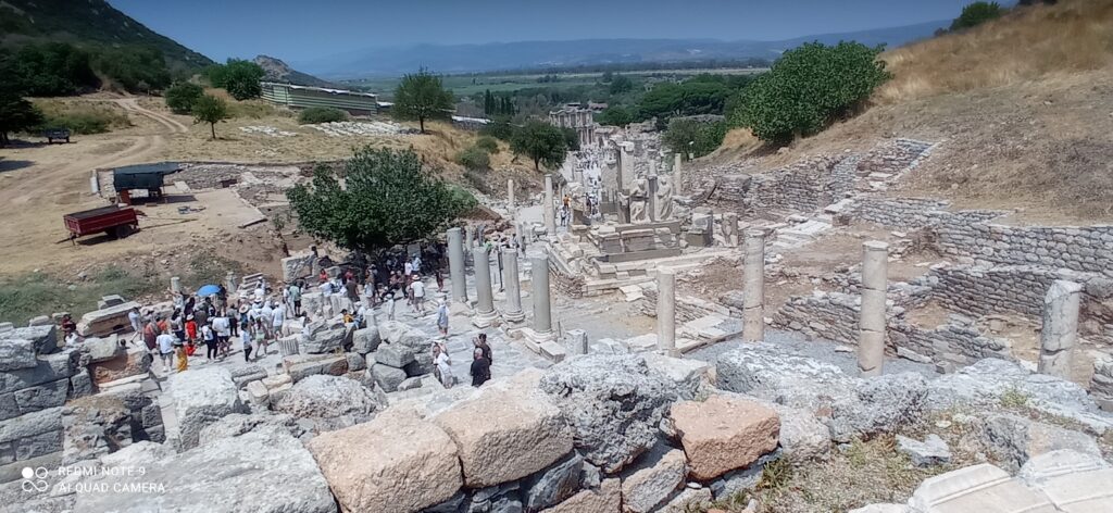 UNA MARAVILLA LLAMADA EFESO P Carlos Pereira P Carlos Pereira Voz